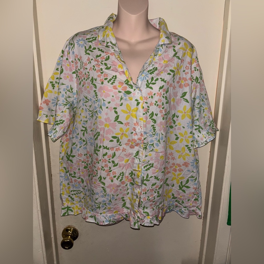White and Yellow Oversized Boxy Button Down Top. Size XL